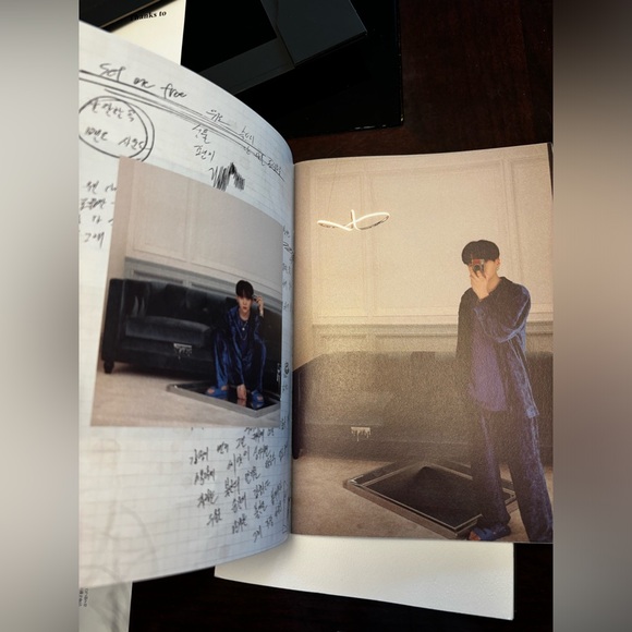 BTS LOVERS!!! LIMITED EDITION - BTS Deluxe Edition Album - Picture 6 of 11